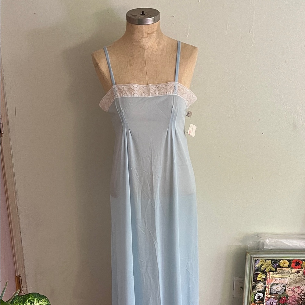 NWT VINTAGE Elegant Blue Nightgown with White Lace Trim
